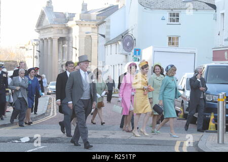 Netflixs corona, Caernarfon Castle Wales, Regno Unito. Venerdì 16 novembre 2018. Le riprese oggi avviato in Caernarfon Castle di Netflixs corona, impostare nel 1969 essa l' investitura del principe Charles, Credito:Mike Clarke/Alamy Live News Foto Stock