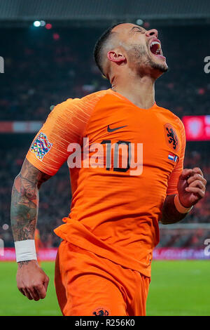 Rotterdam, Paesi Bassi. Il 15 novembre 2018. ROTTERDAM, stadio De Kuip, 16-11-20-18, calcio, stagione 2018 / 2019, Paesi Bassi player Memphis Depay durante le Nazioni partita del campionato Paesi Bassi - Francia Credito: Pro scatti/Alamy Live News Foto Stock
