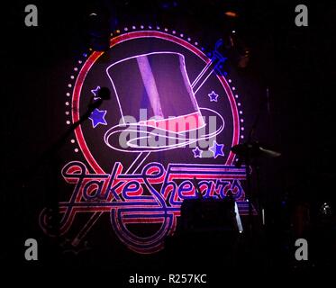 LOS ANGELES, CA - novembre 15: una vista generale di atmosfera al cantautore Jake cesoie concerto su Novembre 15, 2018 al teatro di EL Rey a Los Angeles, California. Foto di Barry re/Alamy Live News Foto Stock