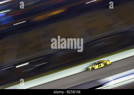Homestead, Florida, Stati Uniti d'America. Xvi Nov, 2018. William Byron (24) prende il via a qualificarsi per la Ford 400 a Homestead-Miami Speedway a Homestead, Florida. (Credito Immagine: © Justin R. Noe Asp Inc/ASP) Credito: ZUMA Press, Inc./Alamy Live News Foto Stock