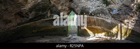 Il Greco antico cimitero micenea in luogo Pelana Foto Stock