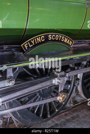 Targa dati sul lato del Flying Scotsman, National Railway Museum di York, Inghilterra, Regno Unito. LNER Foto Stock