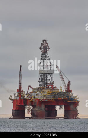 West Eclipse piattaforma petrolifera al largo di Walvis Bay, Namibia, Africa Foto Stock