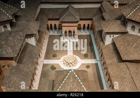 Cordoba, Spagna - 2018, Settembre 8th: Alhambra modello in scala. Torre di Calahorra Museum, Cordoba, Spagna. Corte dei Leoni cortile Foto Stock