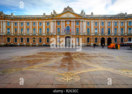 Una vista generale della Place du Capitole, Toulouse, Francia Foto Stock