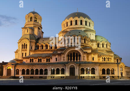 SOFIA, BULGARIA, 25 Maggio 2018: vista notturna della Cattedrale di Saint Alexandar Nevski Foto Stock