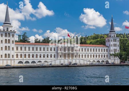 Istanbul, Turchia, 9 Giugno 2013: Kuleli Palace Liceo Militare sul Bosforo. Foto Stock