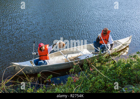 Miami Florida,Oakland Grove,annuale Little River Water Day Clean Up,spazzatura,pick up,lettiera,detriti galleggianti,pulito,inquinamento,comunità di volontari Foto Stock