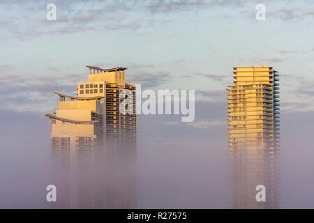 Miami Beach Florida,Murano,Icon,grattacieli grattacieli edificio edifici condominio appartamenti residenziali alloggio, nebbia, basso, visib Foto Stock