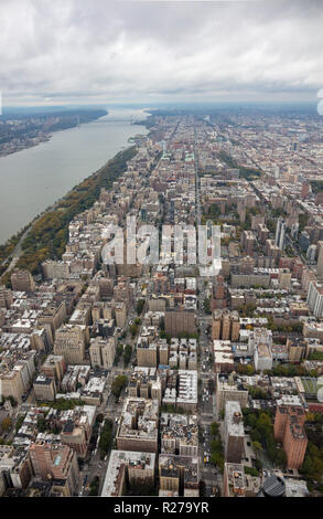 Elicottero vista aerea di Upper West Side di Manhattan, New York City, Stati Uniti d'America Foto Stock