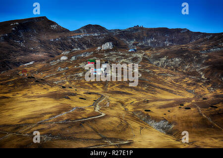 Vista incredibile di Busteni montagne visto da Cota 2000 Sinaia ,Romania Foto Stock