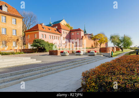 Varsavia, MAZOVIAN PROVINCIA / Polonia - 31 ottobre 2018: Podwale Street, Città Vecchia. Foto Stock