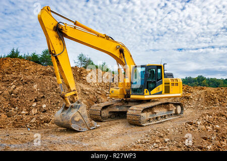 Inquadratura orizzontale di escavatore attrezzatura per movimento terra. Non prodotto CATERPILLAR Foto Stock