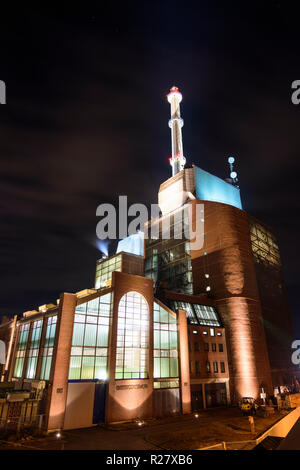 Karlsruhe: impianto di cogenerazione power station Heizkraftwerk West in Kraichgau-Stromberg, Baden-Württemberg, Germania Foto Stock