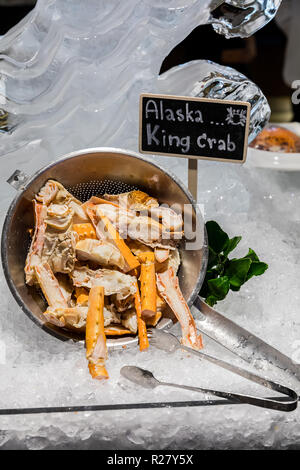 Alaska King crab seafood su ghiaccio Foto Stock