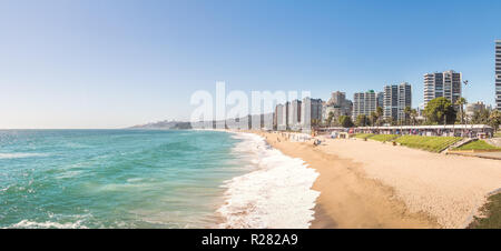 Vista panoramica di El Sol Beach - Vina del Mar, Cile Foto Stock