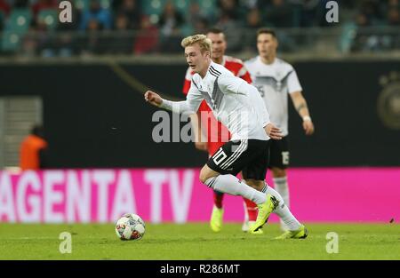 Leipzig, Germania. Il 16 novembre 2018. firo: 15.11.2018, calcio, Landerspiel, squadra nazionale, stagione 2018/2019, GER, Germania - RUS, Russia Russia 3: 0 Julian BRANDT, GER, singola azione | Utilizzo di credito in tutto il mondo: dpa/Alamy Live News Foto Stock