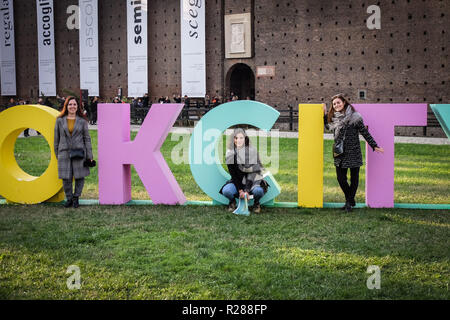 Università Cattolica del Sacro Cuore,Milano, Italia. 17 novembre 2018. Foto LaPresse - Matteo Corner 17/11/2018 Milano (Italia) cronaca Bookcity al Castello Sforzesco Credito: LaPresse/Alamy Live News Foto Stock