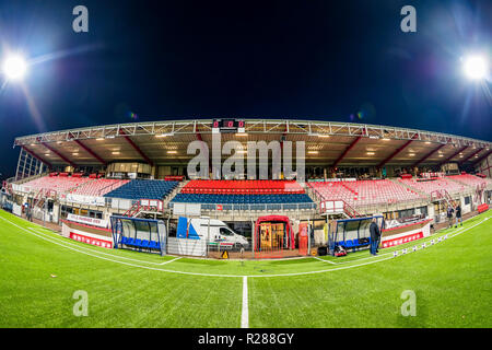 Paesi Bassi, 17 novembre 2018. OSS, Paesi Bassi, 17-11-2018, calcio, Frans Heesen stadium, olandese keuken kampioen divisie, stagione 2018/2019, stadio panoramica, prima della partita Top Oss - Almere City, Credito: Pro scatti/Alamy Live News Foto Stock
