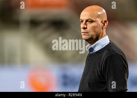Paesi Bassi, 17 novembre 2018. OSS, Paesi Bassi, 17-11-2018, calcio, Frans Heesen stadium, olandese keuken kampioen divisie, stagione 2018/2019, Top Oss coach Klaas Wels, prima della partita Top Oss - Almere City, Credito: Pro scatti/Alamy Live News Foto Stock