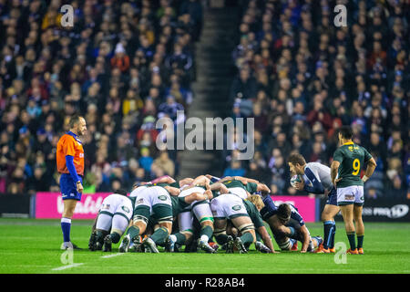 Lo stadio di Murrayfield, Edinburgh, Regno Unito. 17 Nov, 2018. Rugby Union, Autunno International Series, Scozia contro il Sud Africa; Greig Laidlaw della Scozia mette in scrum Credito: Azione Sport Plus/Alamy Live News Foto Stock