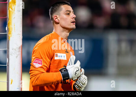 Paesi Bassi, 17 novembre 2018. OSS, Paesi Bassi, 17-11-2018, calcio, Frans Heesen stadium, olandese keuken kampioen divisie, stagione 2018/2019, Top Oss portiere Nick Olij, durante la partita Top Oss - Almere City, Credito: Pro scatti/Alamy Live News Foto Stock
