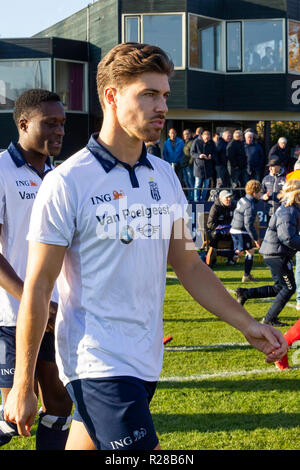 Paesi Bassi, 17 novembre 2018. HAARLEM , 17-11-2018 , Sportpark Spanjaardlaan , olandese , calcio Tweede Divisie , Stagione 2018 / 2019. Kon. HFC player Oscar Wilffert durante il match Kon. HFC vs Excelsior Maassluis Credito: Pro scatti/Alamy Live News Foto Stock