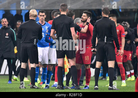 Milano, Italia. 17 Nov, 2018. durante la UEFA Nazioni League football match tra Italia e Portogallo a Stadio Giuseppe Meazza il 17 novembre, 2018 di Milano, Italia. Credito: FABIO PETROSINO/Alamy Live News Foto Stock