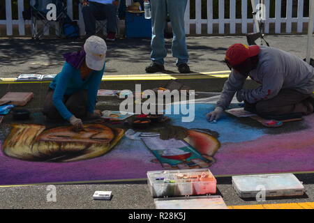 Newhall, ca. Sett. 21, 2018 - chalk art festival nel centro cittadino di Newhall dove molti artisti hanno presentato i loro disegni sulla superficie della strada. Foto Stock