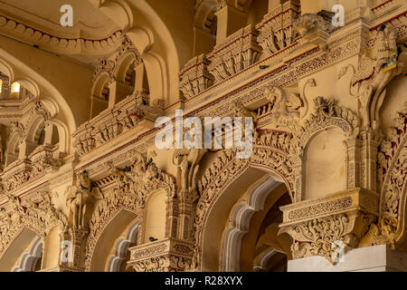 All'interno Thirumalai Nayak Mahal, Madurai, Tamil Nadu, India Foto Stock