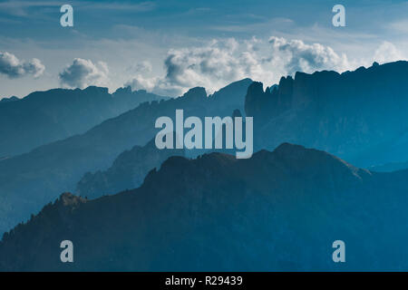 Il Catinaccio, Dolomiti, Val di Fassa, foto aerea, Trentino, campitello, Italia Foto Stock