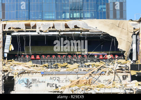 Wien, Vienna: non è più necessario il cinema in demolizione in 22. Donaustadt, Wien, Austria Foto Stock