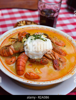 "Chupe de camarones', un tradizionale piatto di gamberoni dalla città di Arequipa, Perù Foto Stock