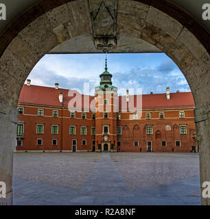 Il Palazzo Reale di Varsavia a Plac Zamkowy della vecchia città di Varsavia. Foto Stock