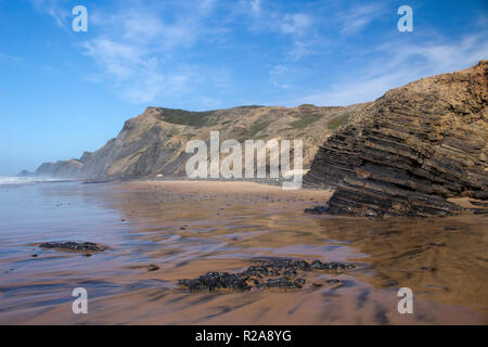 Cordama spiaggia, sulla costa occidentale dell'Algarve, PORTOGALLO Foto Stock