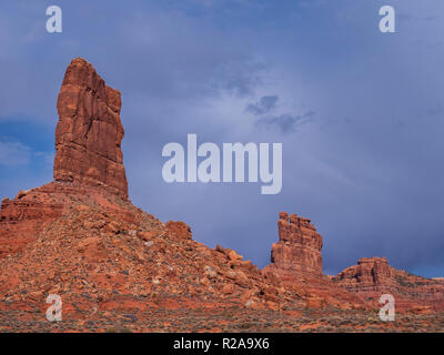 La formazione del montante, la Valle degli Dèi vicino a Bluff, Utah. Foto Stock