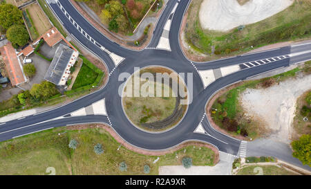 Foto aerea di una rotatoria in Rocheserviere, Vendee, Francia Foto Stock