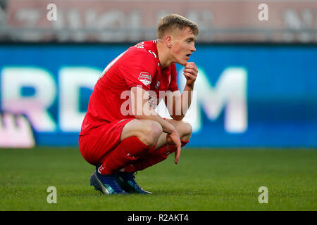 Zwolle, Paesi Bassi. Xviii Nov, 2018. Dutch Keuken Kampioen Divisie, FC Twente player Matthew Smith deluso durante la partita FC Twente - andare avanti aquile. Credito: Pro scatti/Alamy Live News Foto Stock