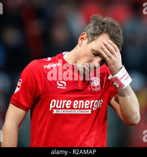 Zwolle, Paesi Bassi. Xviii Nov, 2018. Dutch Keuken Kampioen Divisie, FC Twente player Wout Brama deluso durante la partita FC Twente - andare avanti aquile. Credito: Pro scatti/Alamy Live News Foto Stock