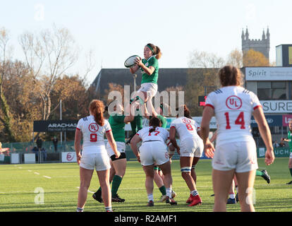 Energia Park, Dublin, Irlanda. Xviii Nov, 2018. Womens internazionale di rugby, Irlanda contro STATI UNITI D'AMERICA; Nichola Fryday (Irlanda) raccoglie la sfera lineout Credito: Azione Sport Plus/Alamy Live News Foto Stock