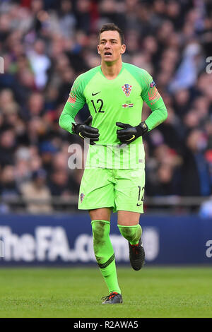 Londra, Regno Unito. Il 18 novembre 2018. Croazia portiere Lovre Kalinic (12) durante la UEFA Nazioni League match tra Inghilterra e Croazia allo Stadio di Wembley, Londra domenica 18 novembre 2018. (©MI News & Sport Ltd | Alamy Live News) Foto Stock