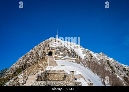 C sulla cima del monte Lovcen nel Parco nazionale di Lovcen, Montenegro Foto Stock