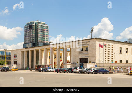 Tirana, Albania - 01 Luglio 2014: Politecnico di Tirana, Università pubblica. Tirana è la capitale e la città più popolosa dell'Albania. Foto Stock