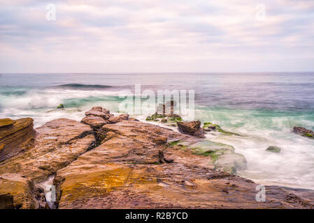 La Jolla, California, Stati Uniti d'America. Paesaggistica costa fotografato su una mattina di novembre. Foto Stock