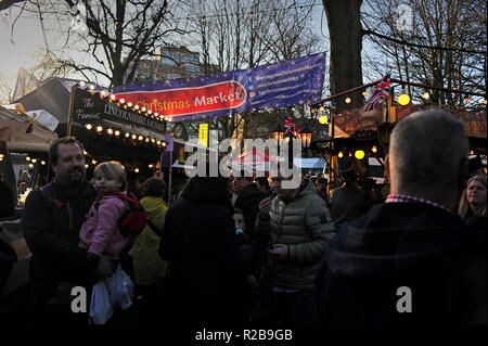 Harrogate durante il Mercatino di Natale weekend, England Regno Unito Foto Stock