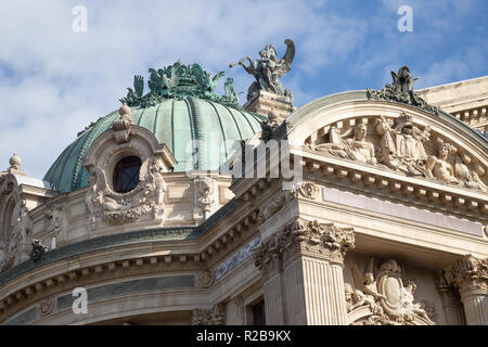 Academie Nationale de Musique di Parigi il giorno soleggiato con cielo blu Foto Stock