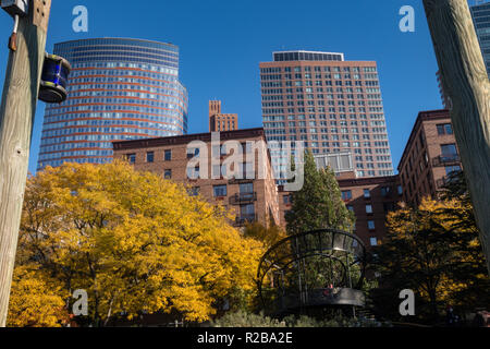 Appartamento s in Battery Park City su una caduta nel pomeriggio, NYC, STATI UNITI D'AMERICA Foto Stock