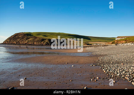 St api testa su una bella giornata autunnale con cielo blu chiaro -St api, Whitehaven, Cumbria Foto Stock