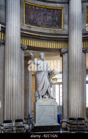 Statua di Daniel O'Connell nella Rotunda del Municipio, Dublino, Irlanda il 7 maggio 2013 Foto Stock