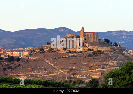 La Iglesia de Santa María la Mayor y ruinas del Castillo de San Vicente. San Vicente de la Sonsierra. La Rioja. España Foto Stock